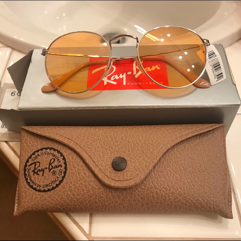 Ray-Ban Round Evolve Photo-chromatic Sunglasses